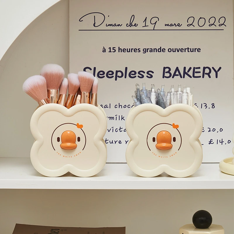 甜美动漫收纳桶化妆刷整理盒牙刷架学习用具笔筒