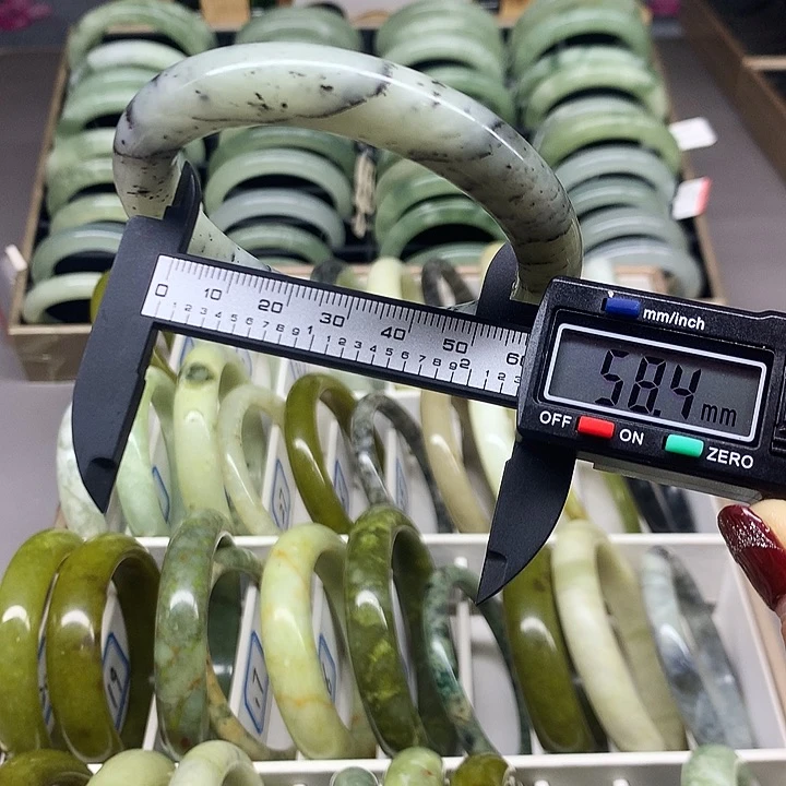 未镶嵌蛇纹石玉手镯37