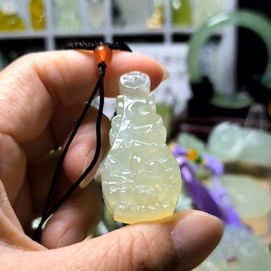 岫玉未镶嵌吊坠(不含链)