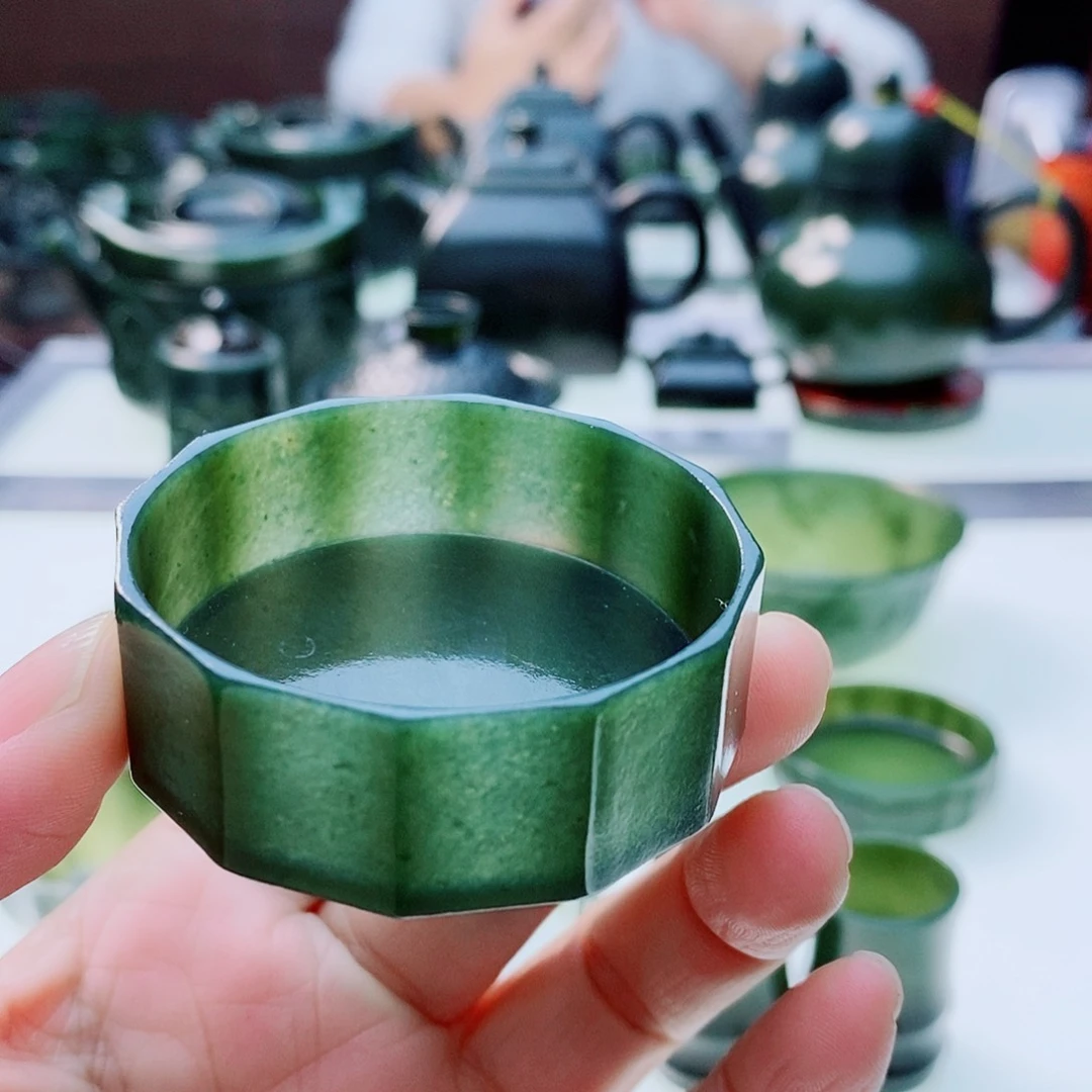 未镶嵌和田玉摆件