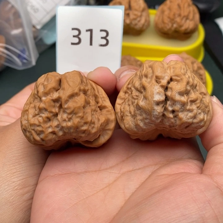 文玩核桃吊坠用****1313号哇44黄尖