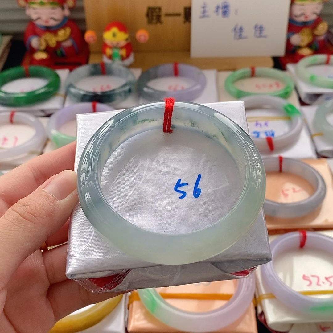 翡翠手镯未镶嵌手镯