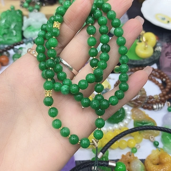 翡翠未镶嵌颈饰卖**的项链5