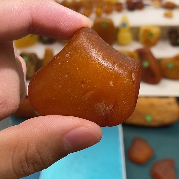 琥珀未镶嵌珠宝奇石