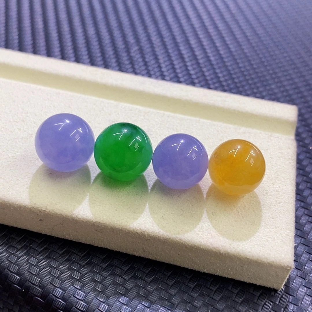 翡翠未镶嵌挂件单颗价，多样性发其一