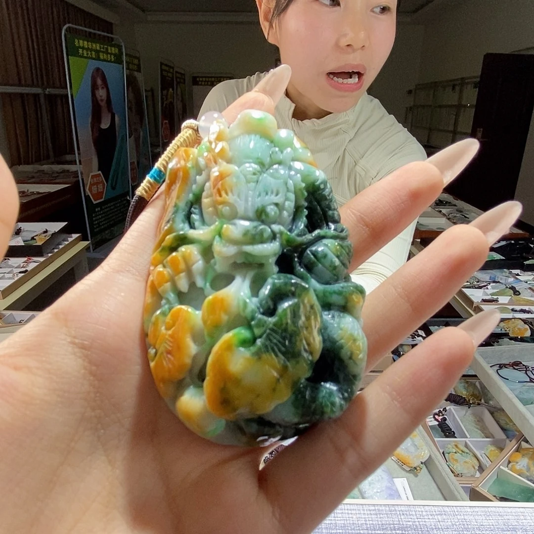翡翠未镶嵌颈饰翡翠