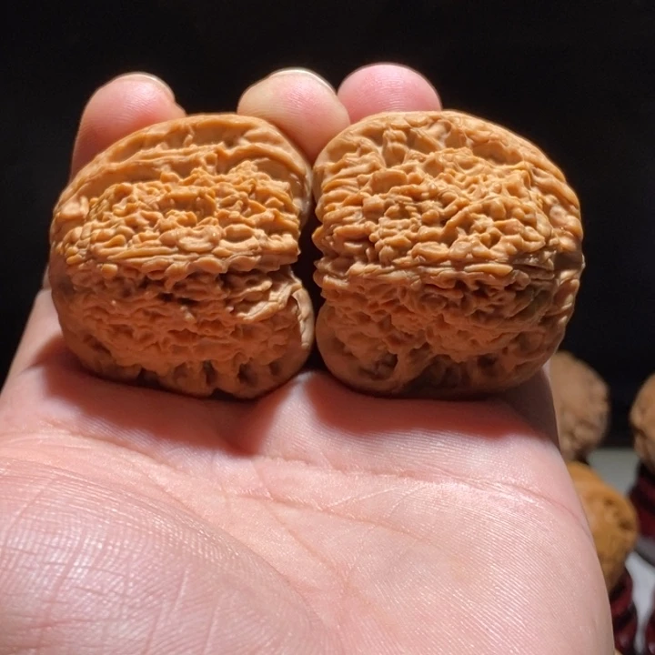 文玩核桃把件42.5南疆