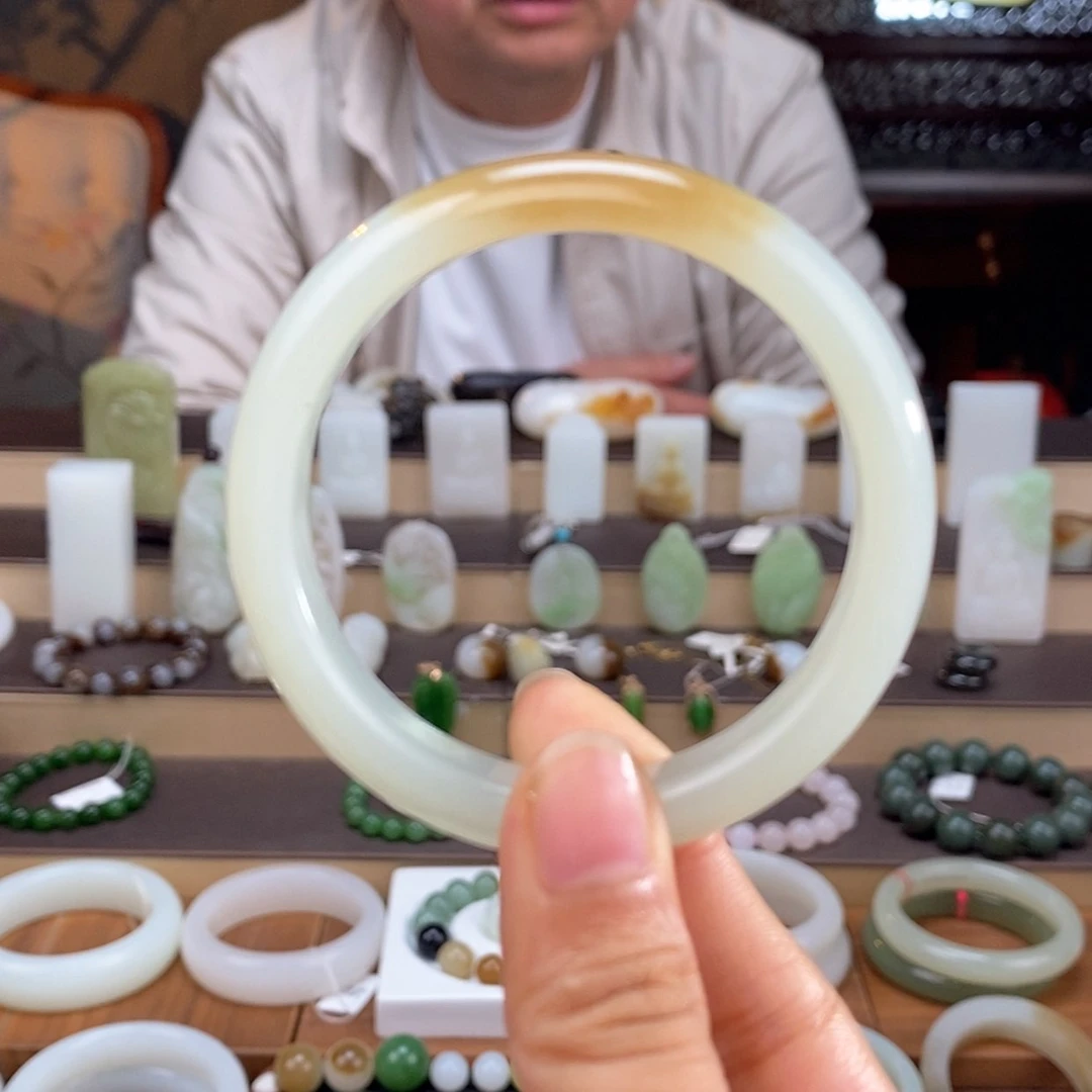 【闪购商品】和田玉手镯未镶嵌