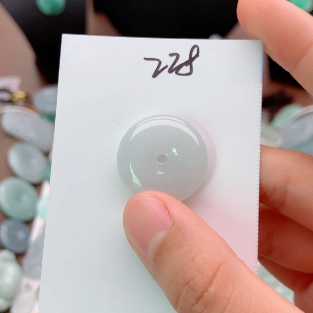 翡翠未镶嵌颈饰一***瓜吊坠