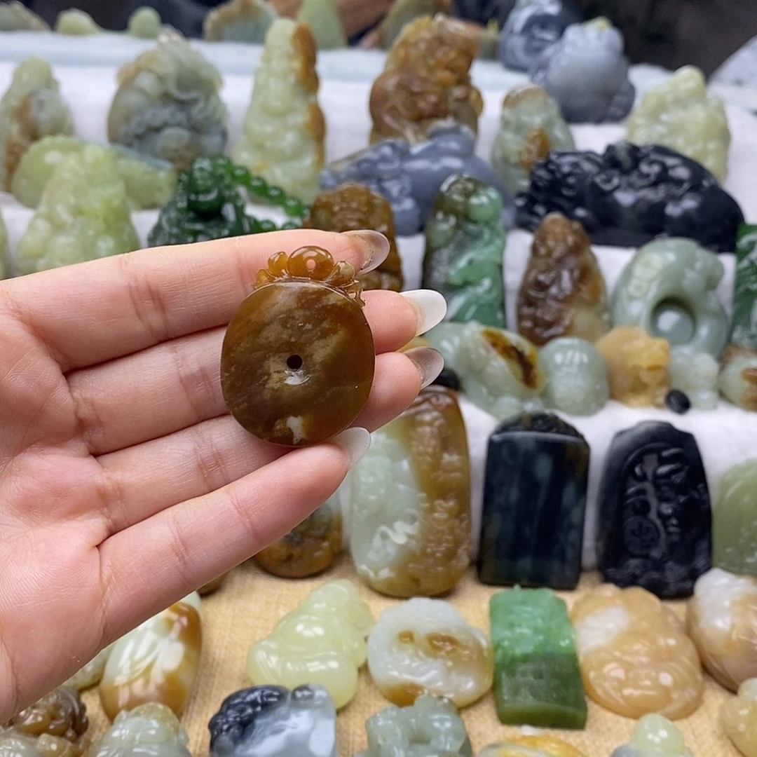 和田玉未镶嵌颈饰