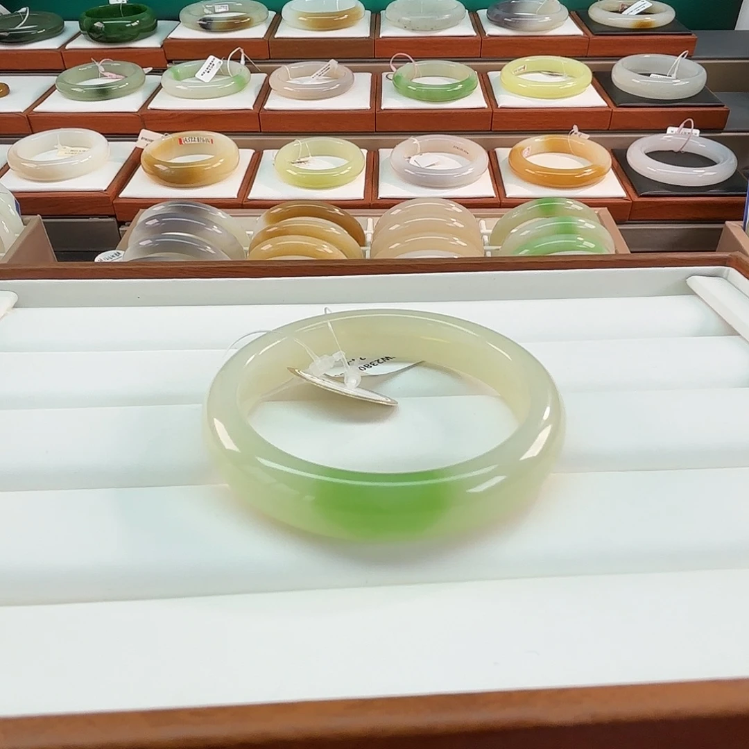 风***静和田玉未镶嵌手镯54翠