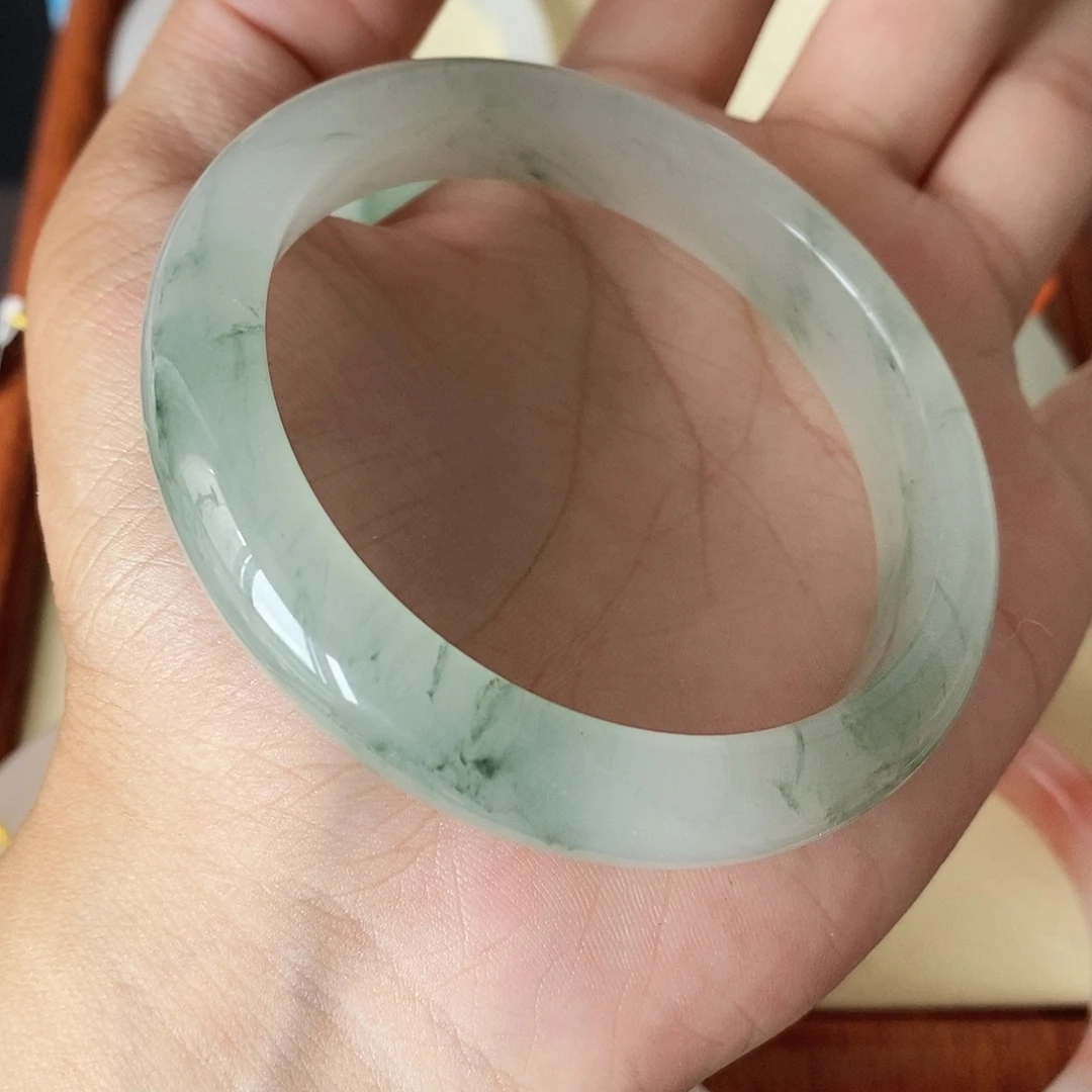 未镶嵌手镯石英质玉