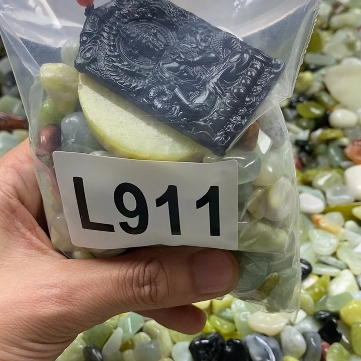 蛇纹石玉鱼缸石未镶嵌