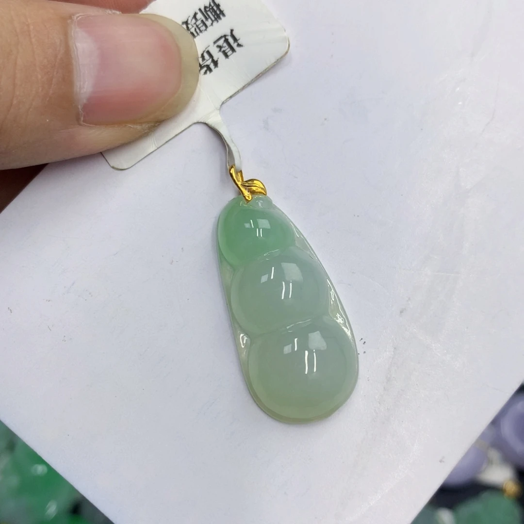 颈饰18K金镶嵌翡翠翡翠