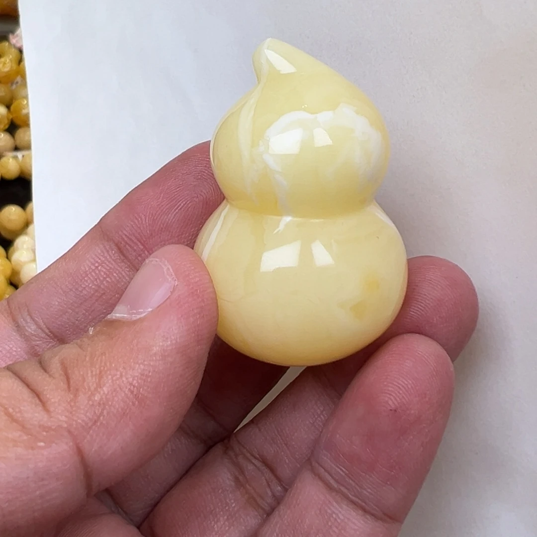 ****飞蜜蜡未镶嵌裸石21克