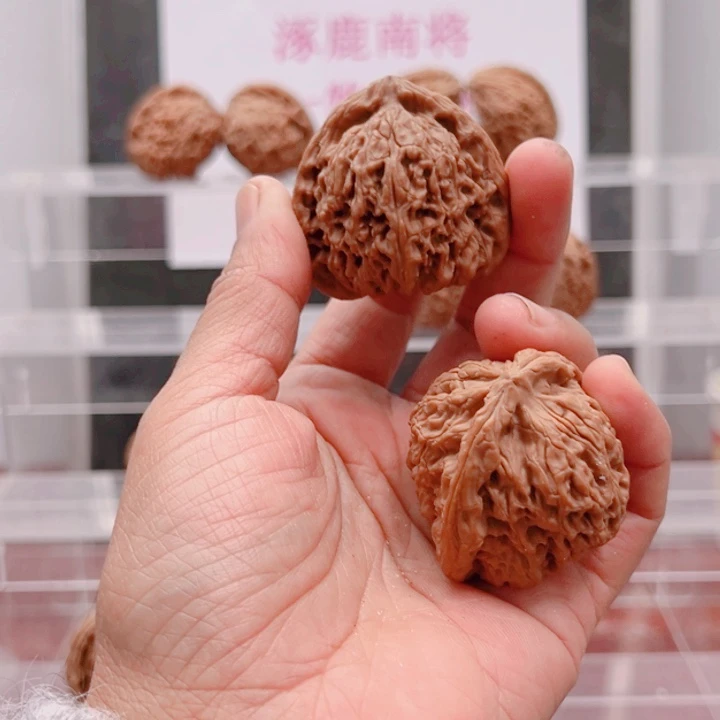 Z***.涿鹿南京石文玩核桃