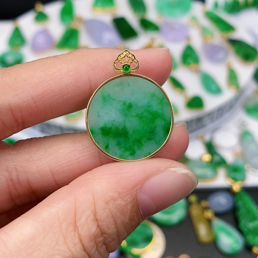 翡翠吊坠(不含链)18K金镶嵌