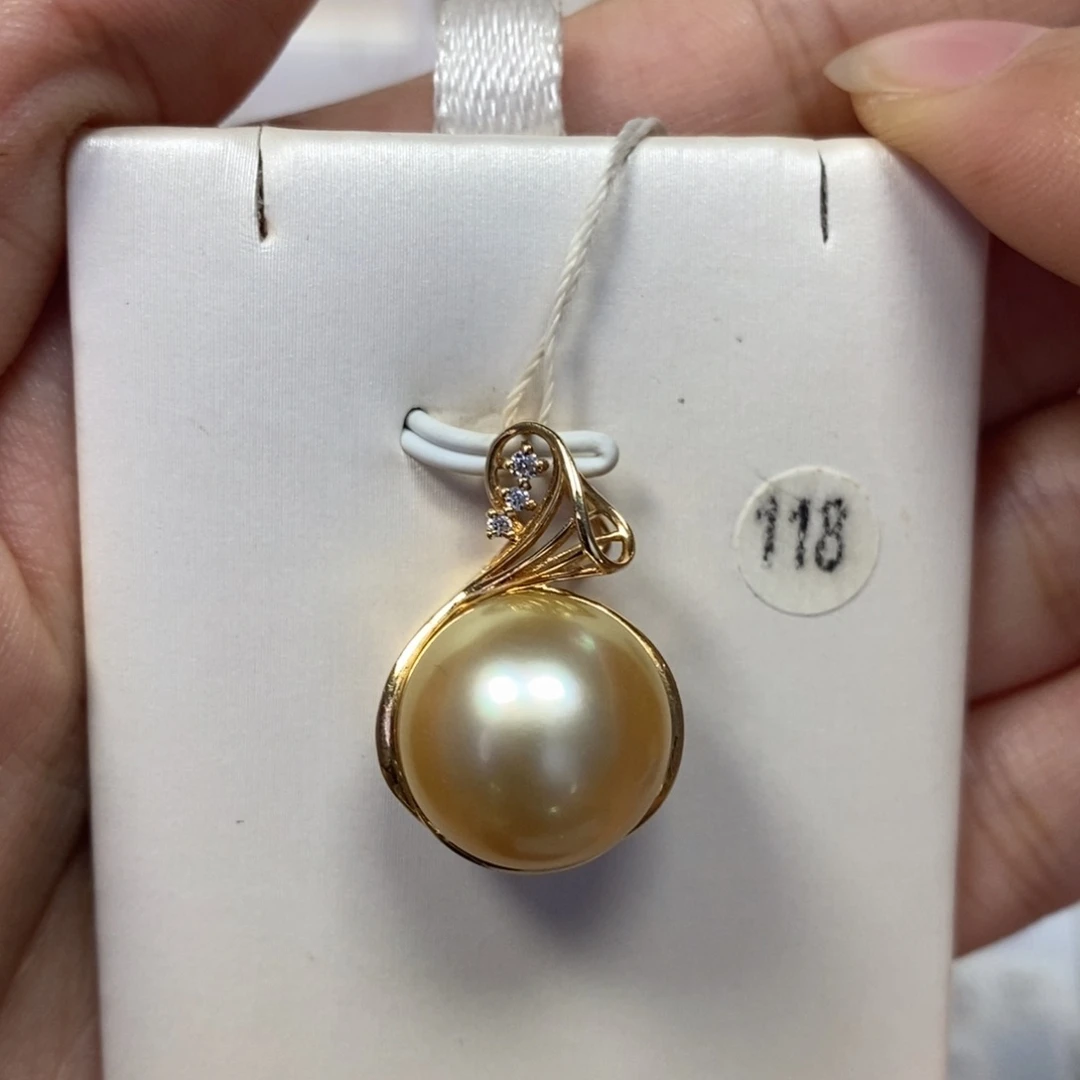 18K金镶嵌吊坠(不含链)海水珍珠