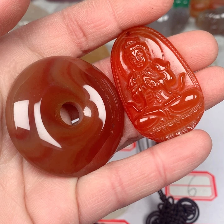 玛瑙/玉髓颈饰未镶嵌小**鱼