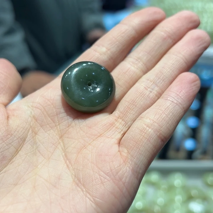 陌***生和田玉未镶嵌挂件