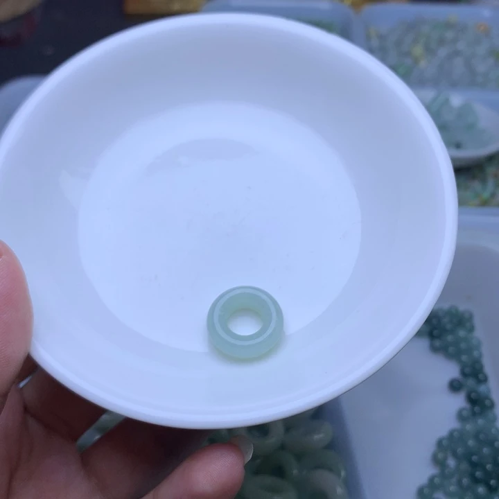 散珠翡翠小****店翡翠