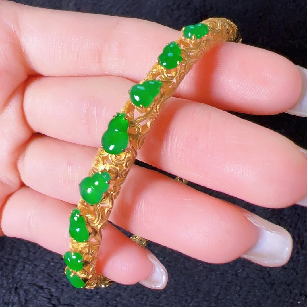 鸿****翡翠18K金镶嵌手镯签收后24小时鉴赏期