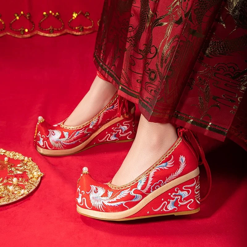 【高档婚鞋】明制中式秀禾鞋重工古风增高红色新娘绣花婚鞋