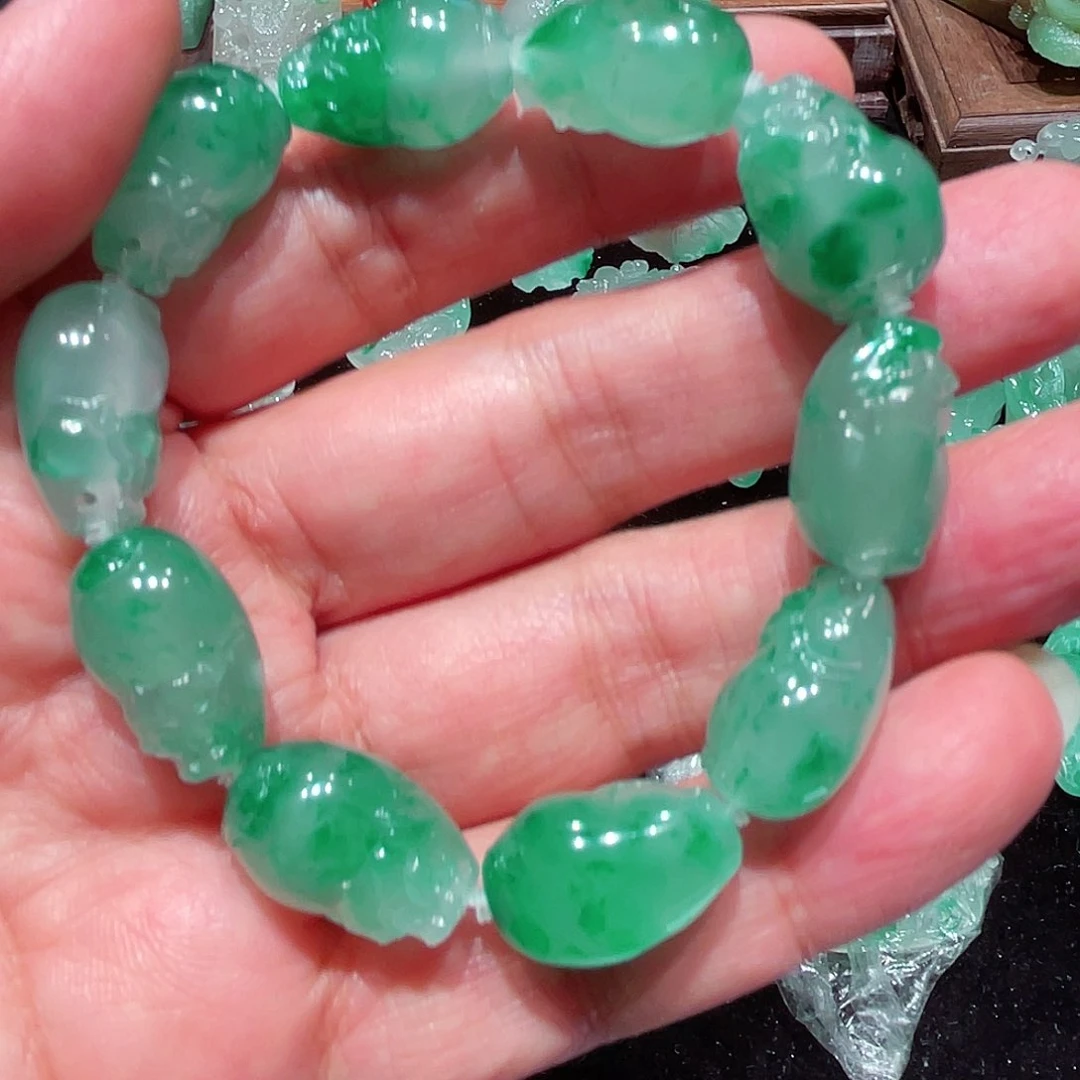 吊坠(不含链)未镶嵌石英质玉（非洲翠）非**白