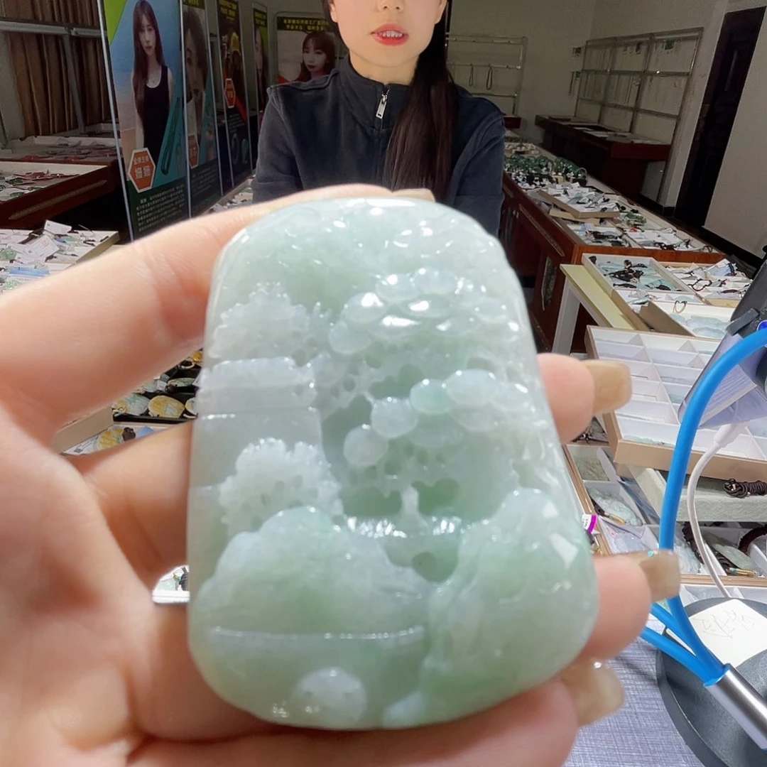 翡翠未镶嵌颈饰一