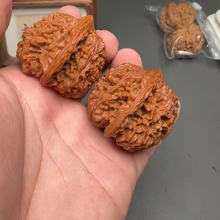 槿***轩文玩核桃吊坠满天星