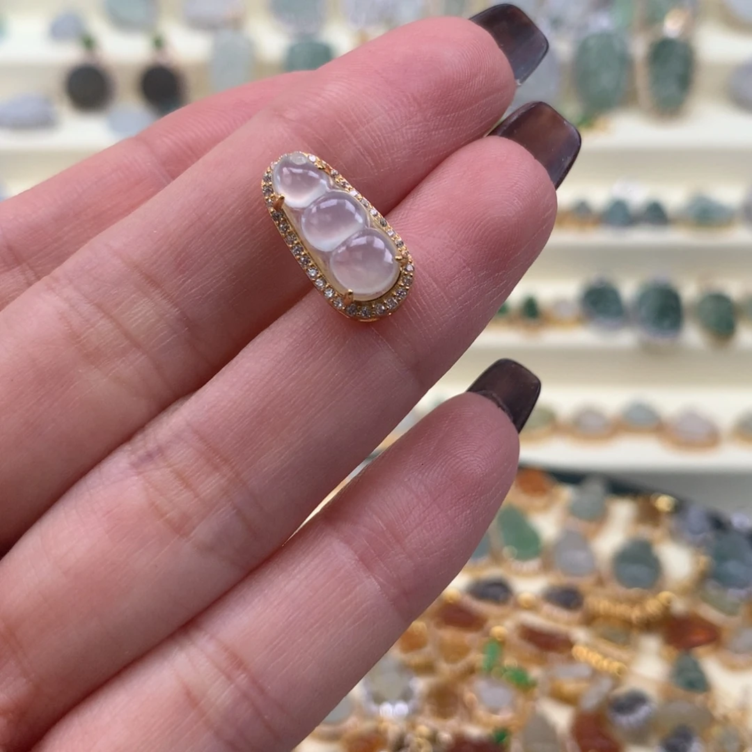 翡翠银S925镶嵌颈饰豆子