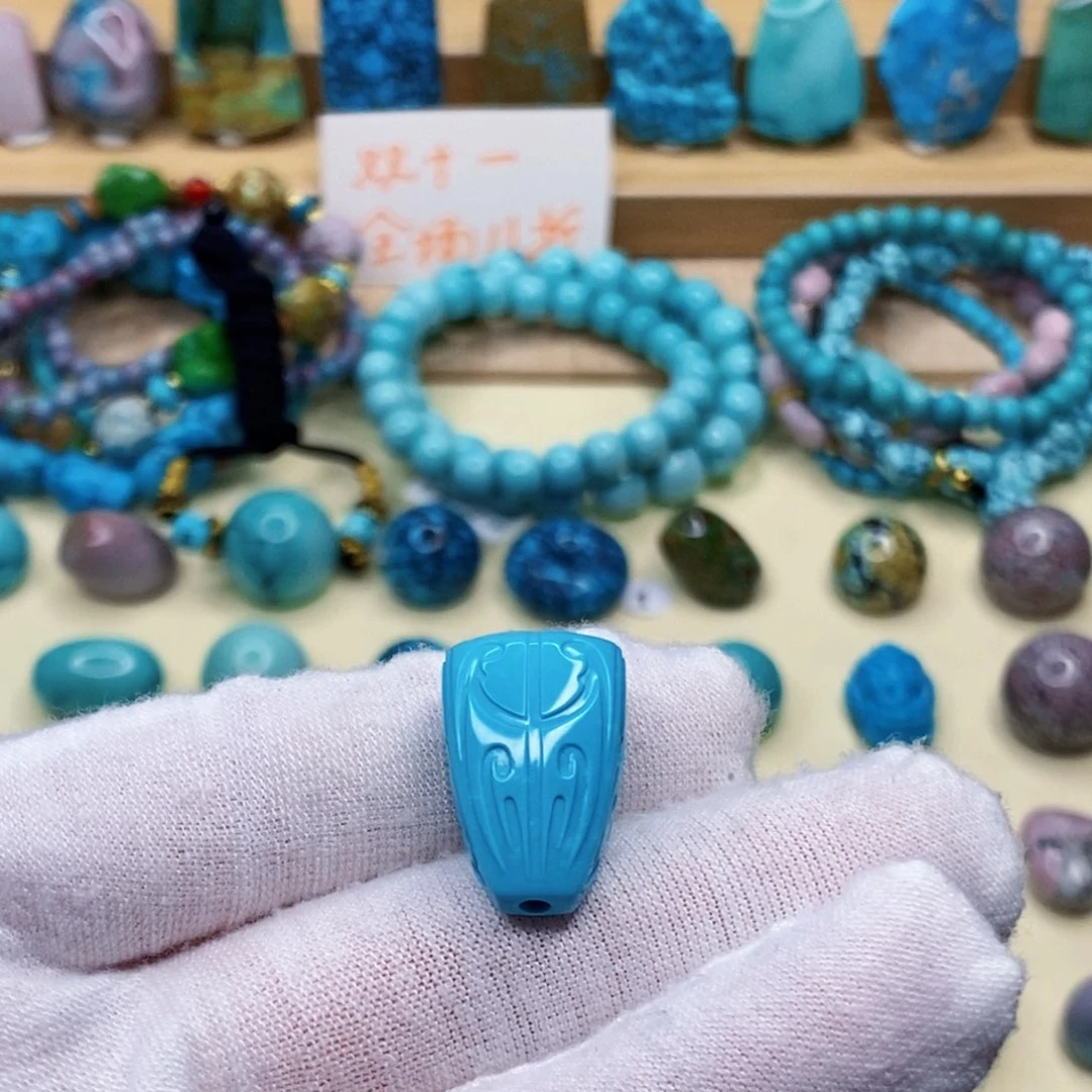 绿松石未镶嵌珠宝奇石