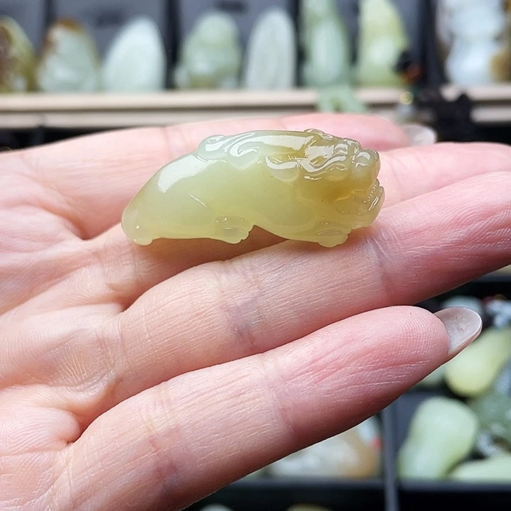 和田玉（糖玉）未镶嵌颈饰