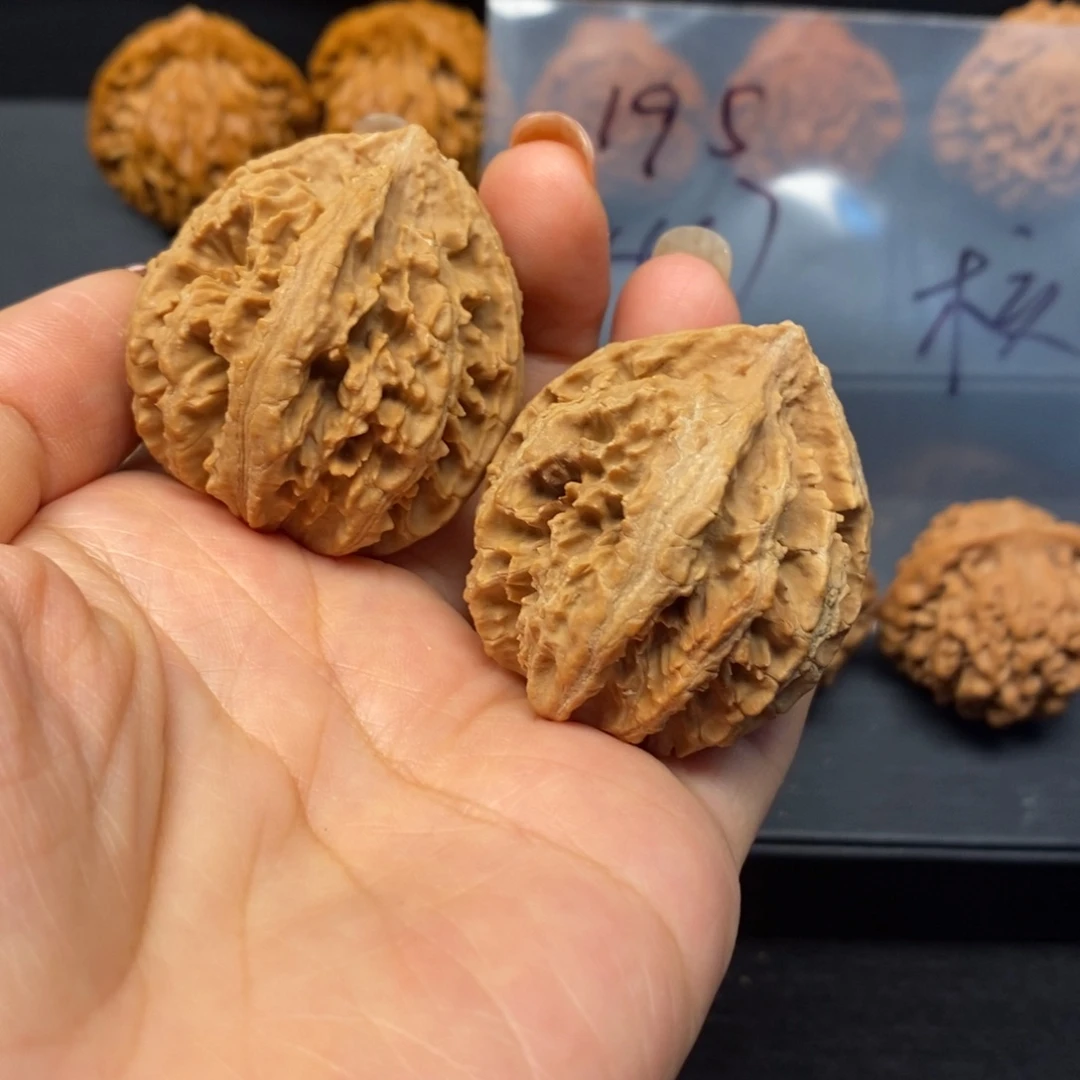 核桃手串/手链秦岭南侧和东北的一处风景