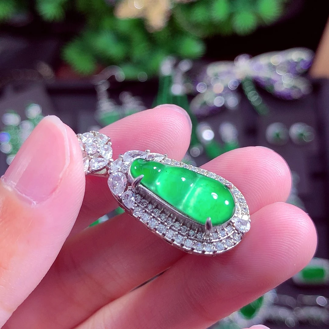 颈饰未镶嵌翡翠天然