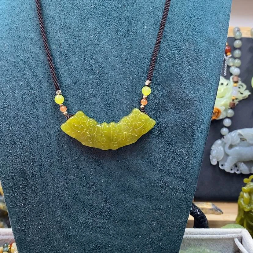 【闪购商品】蛇纹石玉吊坠未镶嵌