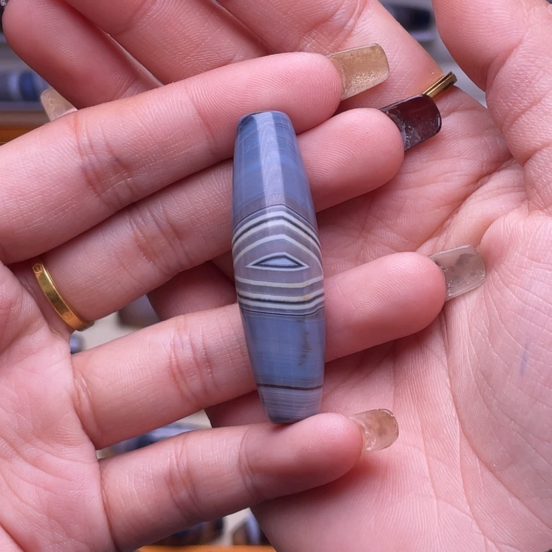 这***好玛瑙/玉髓未镶嵌颈饰