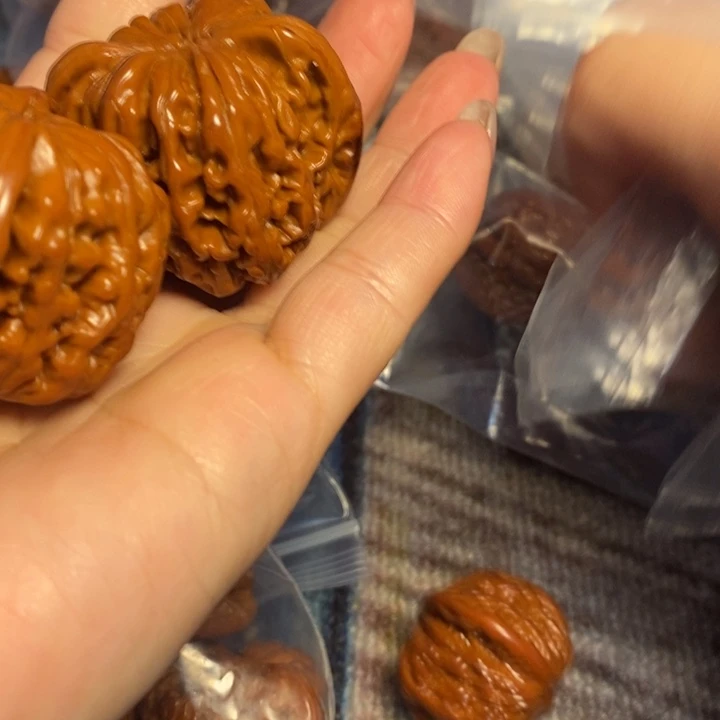 差***多吊坠文玩核桃