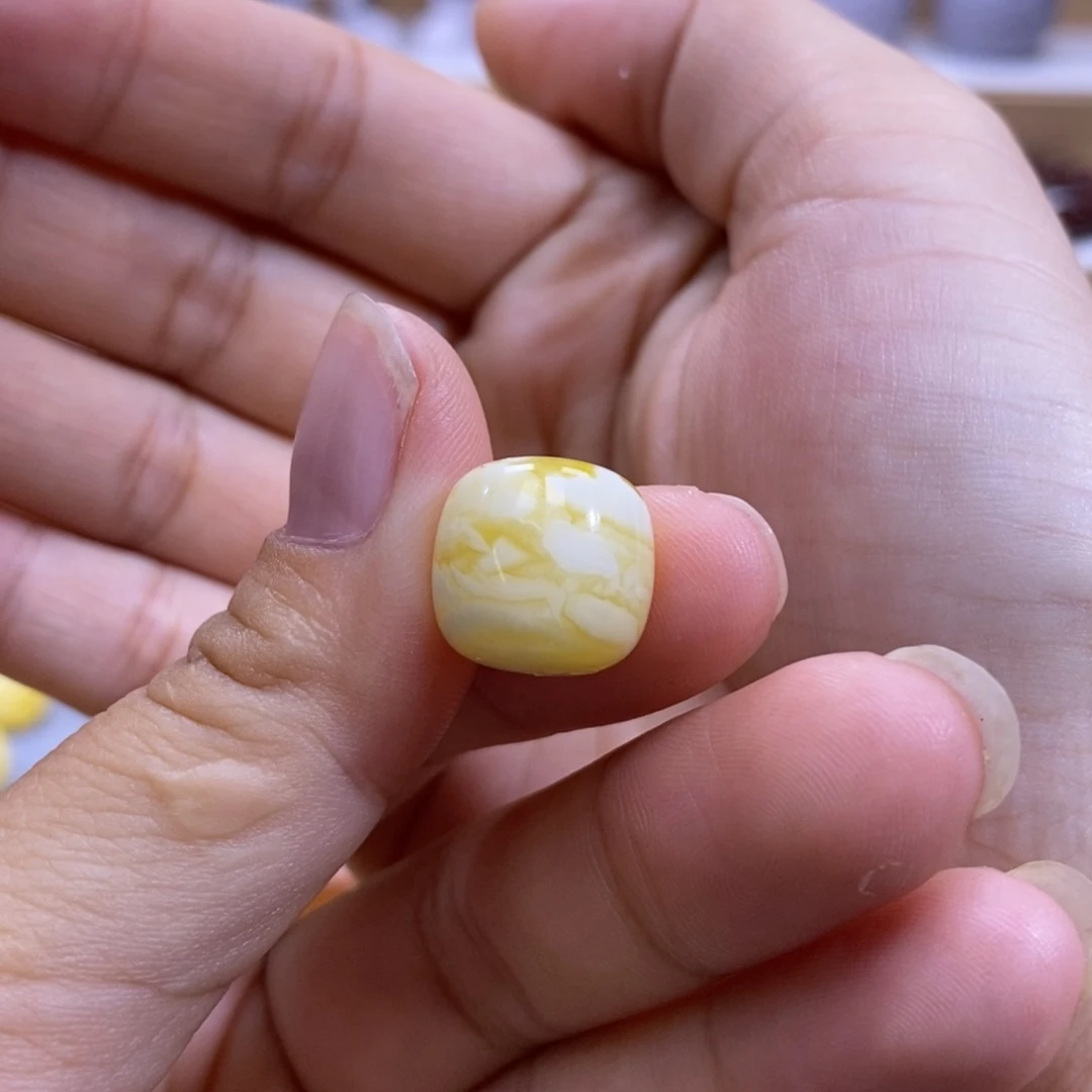 琥珀未镶嵌珠宝奇石13.7