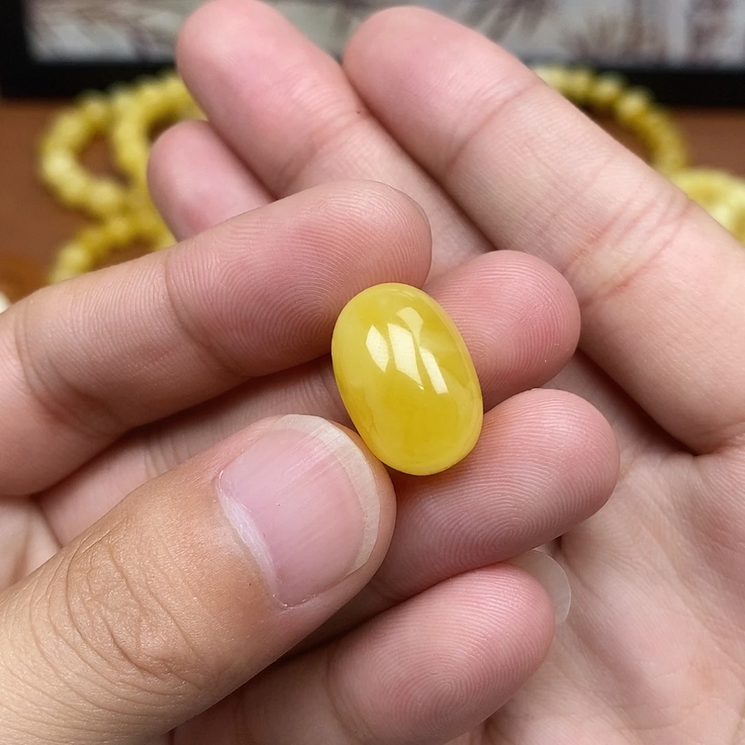 英***所琥珀未镶嵌珠宝奇石