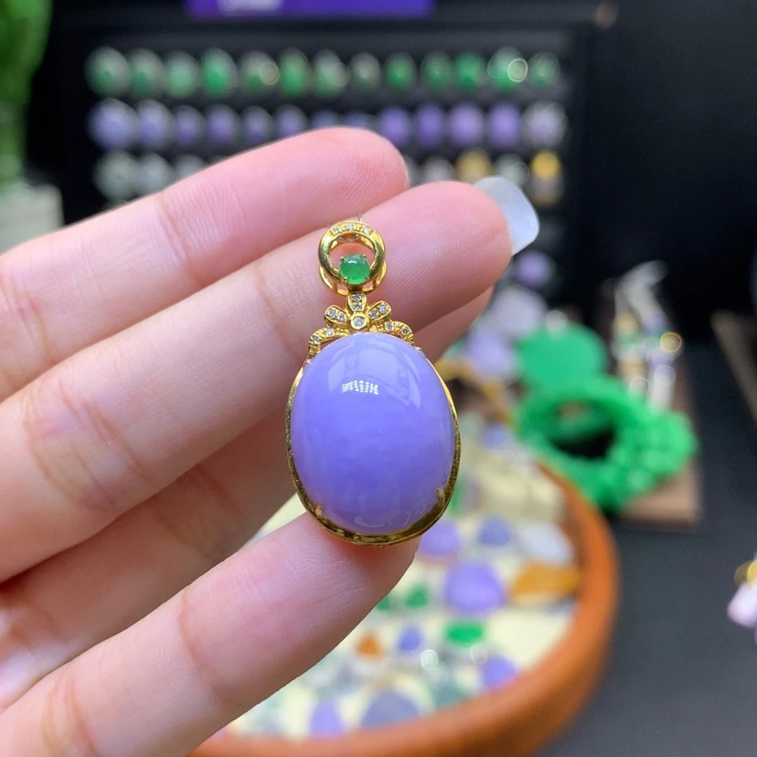 翡翠18K金镶嵌颈饰