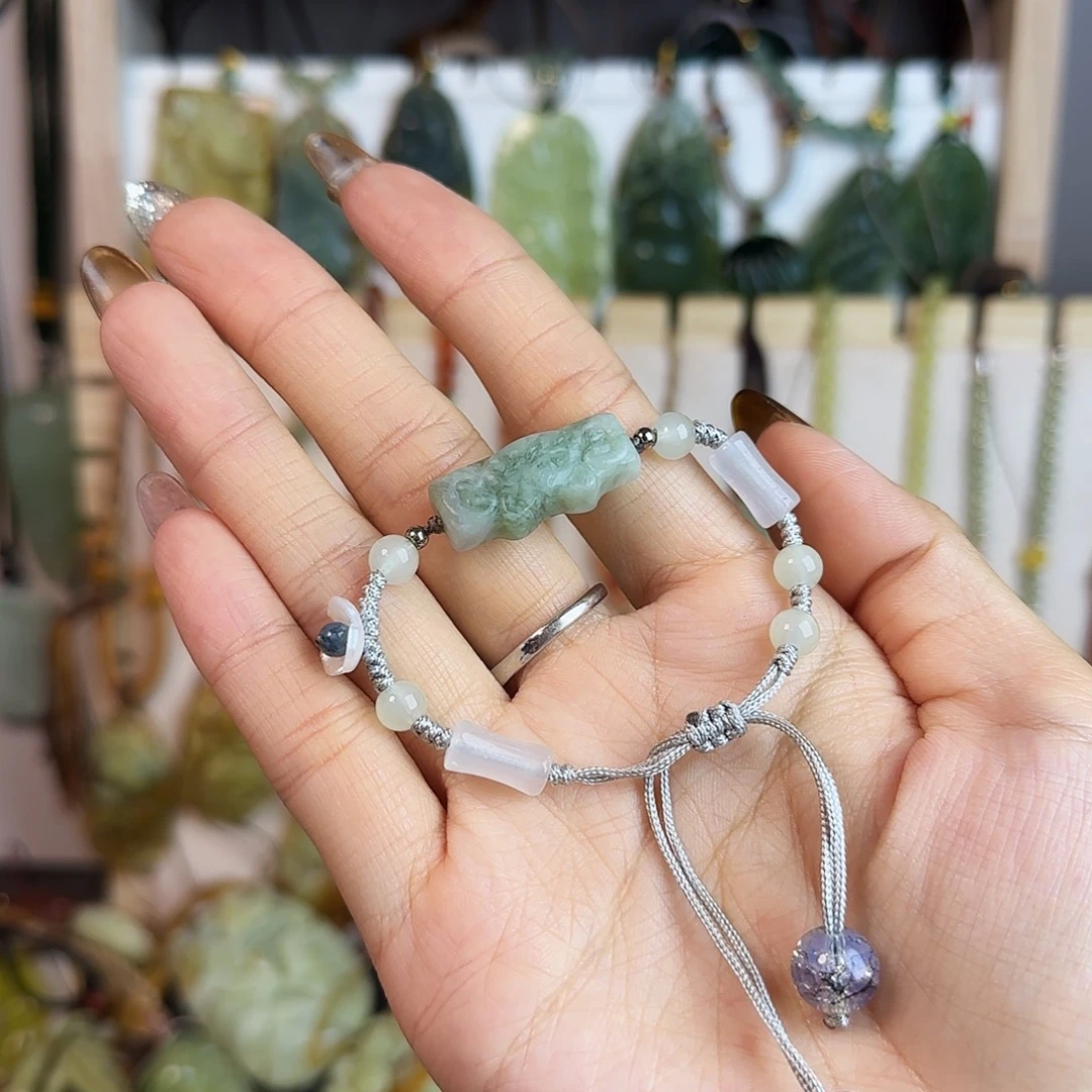 蛇纹石玉未镶嵌颈饰