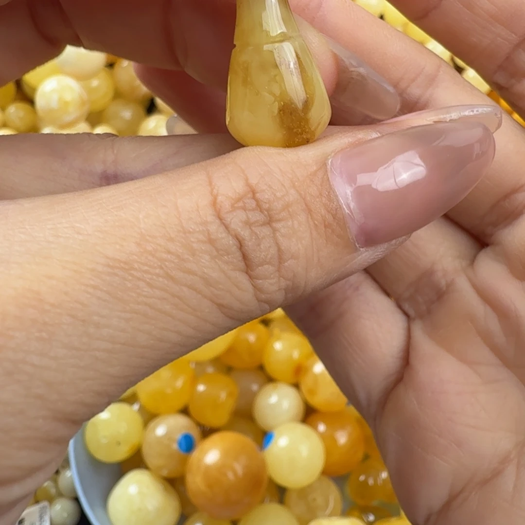 琥珀未镶嵌珠宝奇石