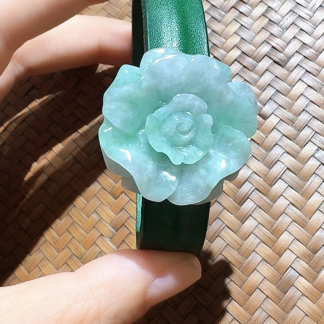 未镶嵌手链翡翠个性十足
