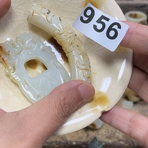 石***布瓷片瓷器是古代文化上比较流行于宋代