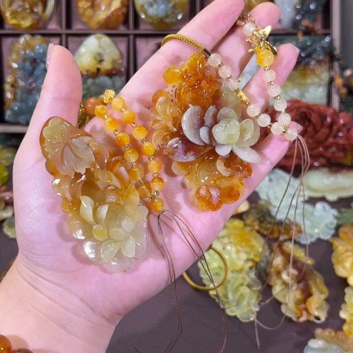 未镶嵌蛇纹石玉颈饰琬*随机发