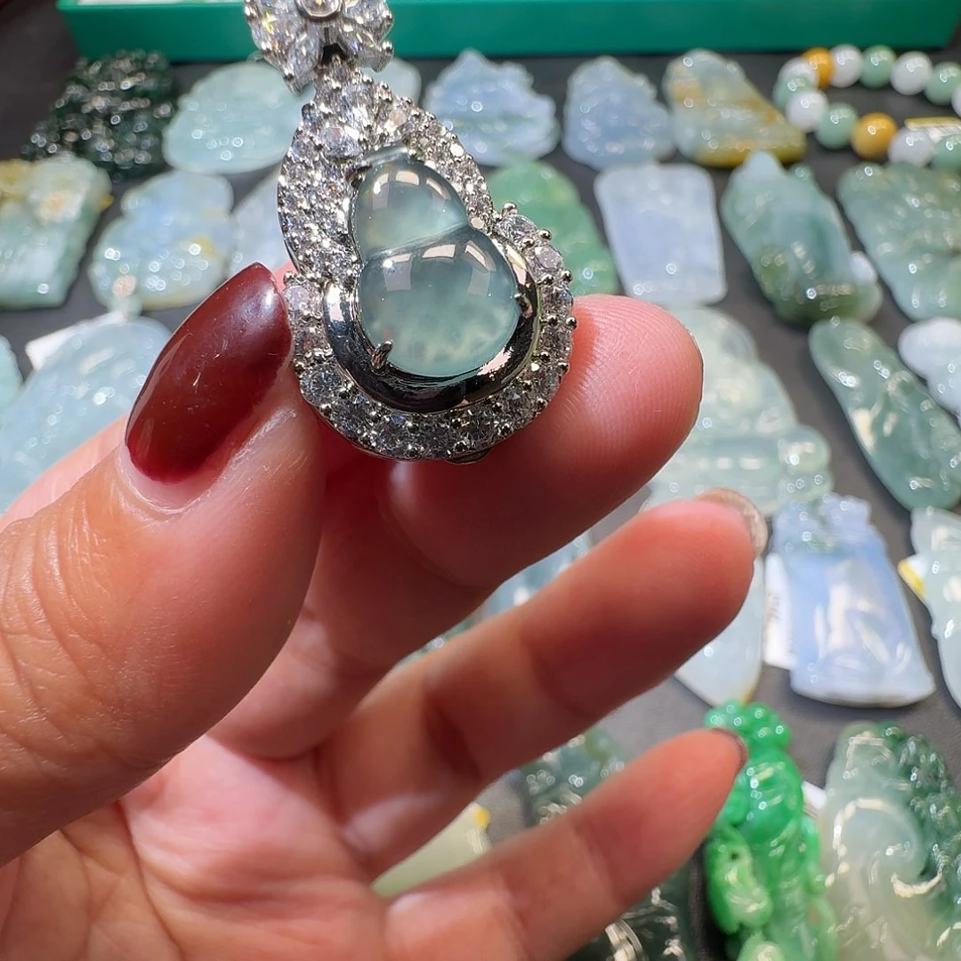 翡翠未镶嵌吊坠(赠链)吊坠