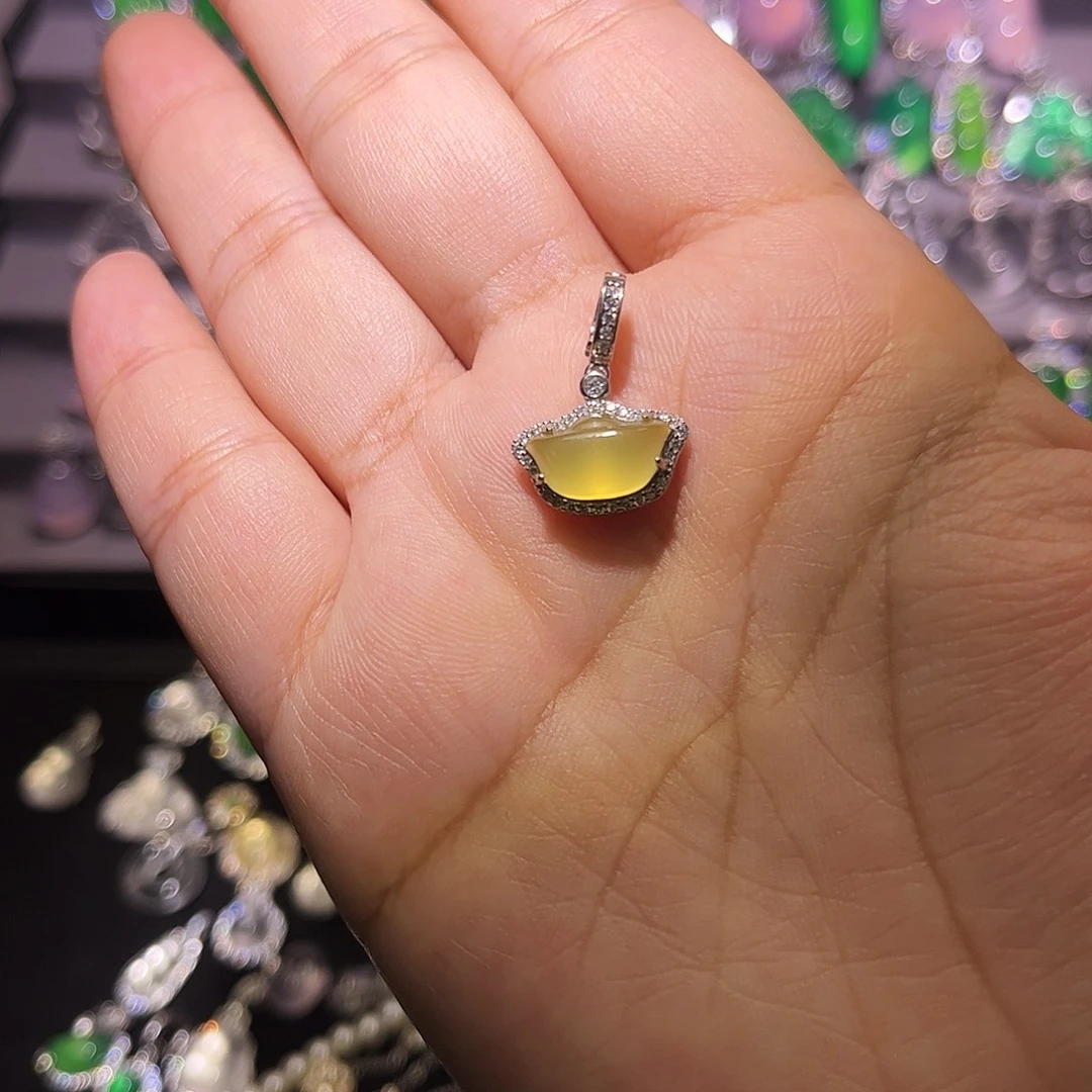 慧***慧玛瑙/玉髓银S925镶嵌颈饰