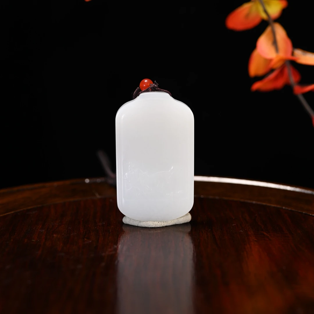 LOT8831 2511300057和田玉马到成功牌佩/保利