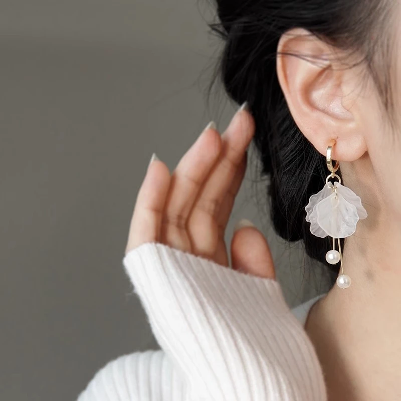 铜合金耳饰 长款花瓣流苏耳环高级感轻奢小众耳饰度假风超仙耳钩